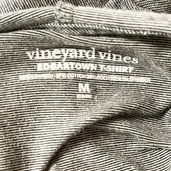 Awesome Vineyard Vines hooded t-shirt! - Picture 7 of 8